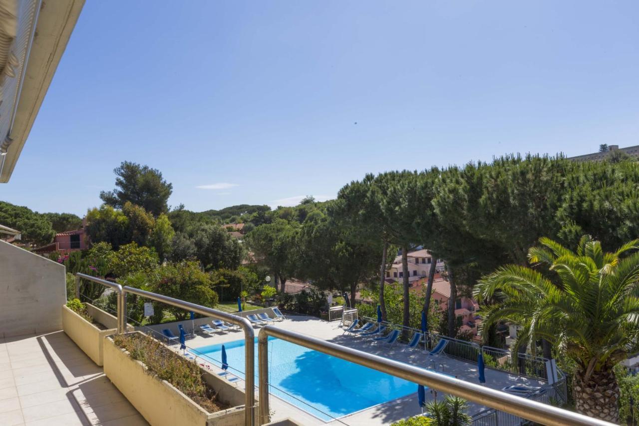 Appartamenti Residence Il Porto 13 E 16 Porto Azzurro Exterior photo