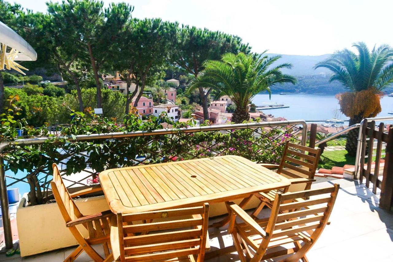 Appartamenti Residence Il Porto 13 E 16 Porto Azzurro Exterior photo