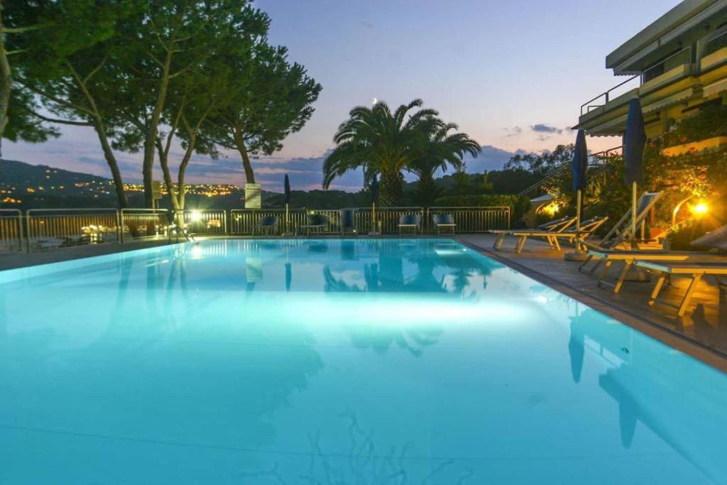 Appartamenti Residence Il Porto 13 E 16 Porto Azzurro Exterior photo